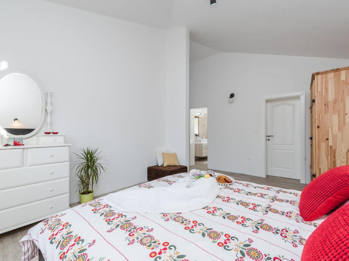 Holiday Home Velebit By Interhome Рованьска Экстерьер фото